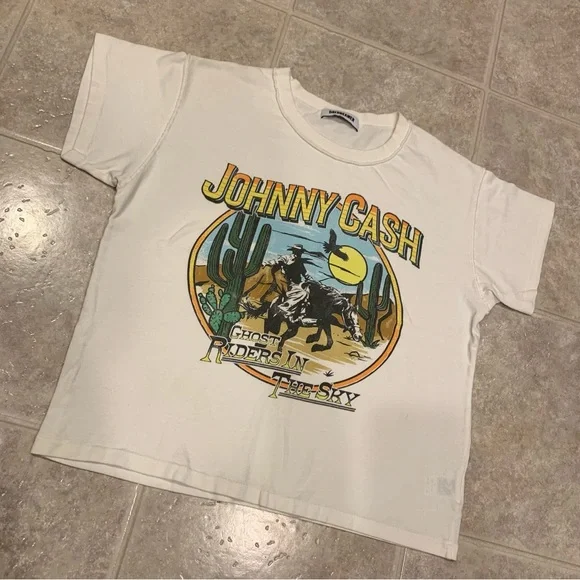 Daydreamer Johnny Cash Ghost Riders in the Sky Ivory Cropped Tee, Small - Picture 1 of 9